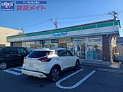 ファミリーマート津乙部店 560m