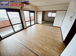 ライオンズマンション東古河町 8階3LDKのリビング/ダイニング