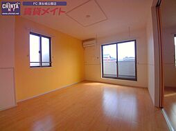 ユートピア・ナミ　ドゥ 2階2LDKのリビング/ダイニング