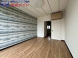 ロイヤルフェアリ 2階1Kのリビング/ダイニング