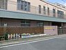 周辺：校庭の少ないなか、伸び伸び遊べて、夏にはプールが出ています。園の雰囲気も明るくて、先生同士も連携してうまくやってくれていると思います