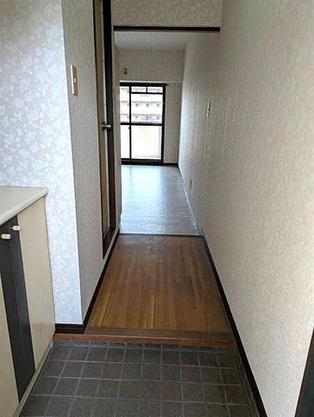 玄関を拡大表示