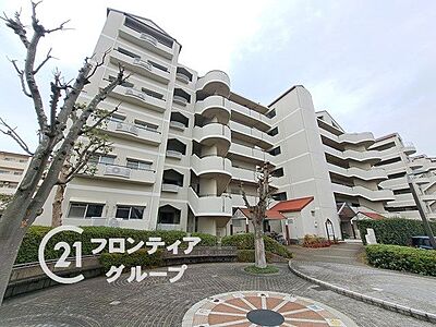 外観：RC造6階建てのマンションの4階部分です！