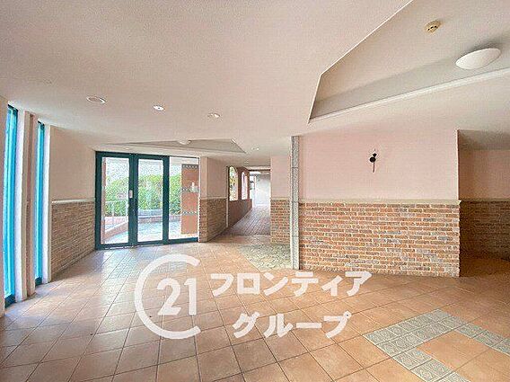 ロビーは重厚感...