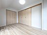寝室：お客様にあった住宅ローンをご提案させていただきます