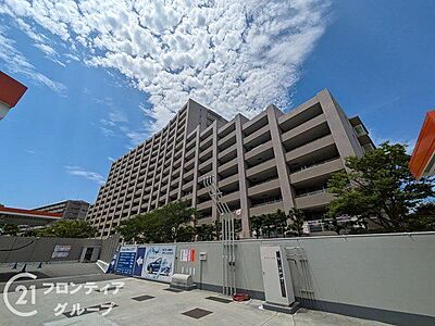 外観：大規模マンションは、充実した共用施設と安心の管理体制で、快適な暮らしを提供する理想的な住環境です！