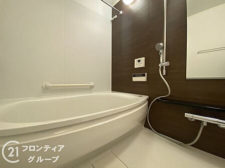 快適なバスルームで、リフレッシュできる時間を楽しむことができます。機能的な設備が整い、快適な生活をサポートします。