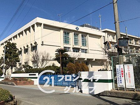 明石市立清水小学校 徒歩25分。 2000m