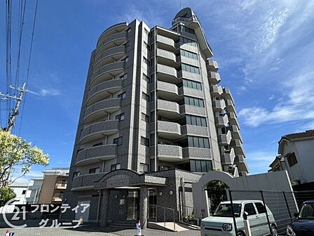 リフォーム済み!内装リフォーム新調。10階建の6階部分で通風良好な住まい。穏やかな時間が流れる和室を完備。日勤の管理人による良好な管理体制。エレベーター完備で移動もスムーズ。