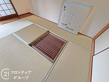 掘りごたつ付きの和室です！冬もあたたかく家族でお過ごしいただけます！