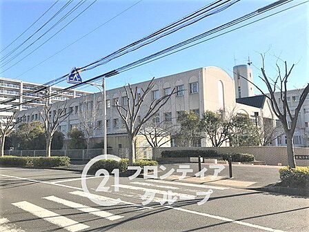 神戸市立星陵台中学校 徒歩20分。 1600m