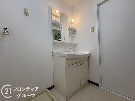はじめてのマイホーム購入は、わからないことだらけで当然です。資金計画から物件選びまで、順を追ってスタッフが一緒に考えていきます