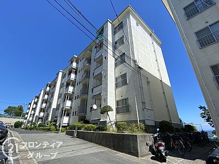 はじめてのマイホーム購入は、わからないことだらけで当然です。資金計画から物件選びまで、順を追ってスタッフが一緒に考えていきます。