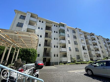 住まい探しで後悔しないためのポイントをスタッフがお伝えします。検討中の方もそうでない方も、まずは一度お話を聞かせてください。