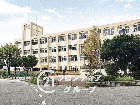 神戸市立南落合小学校 徒歩15分。 1160m