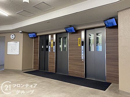 マンションのエレベーターは、快適でスムーズな移動を提供し、住む人の利便性を高める重要な設備です!