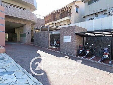マイホームは一生に一度の大きな買い物だからこそ、納得いくまで情報を集めてほしいと思います。疑問はどんどんスタッフにぶつけてください