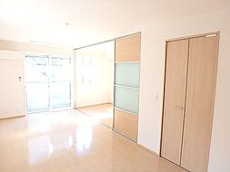 フォッサート・トレ弐番館 1階1LDKのリビング/ダイニング