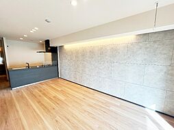 メゾン　デラーブル大宮 4階3LDKのリビング/ダイニング