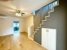 修学院川尻町テラスハウス 1SLDKのリビング/ダイニング