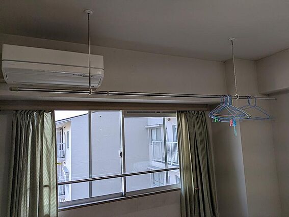 室内物干しバー