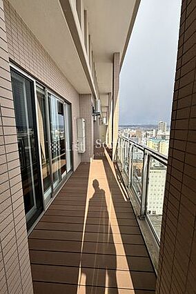 3面バルコニー...