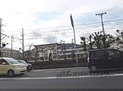 中央小学校まで1100メートル