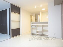 JR東海道・山陽本線 南彦根駅 バス5分 王ノ辻公園前下車 徒歩3分の賃貸アパート 2階2LDKのリビング/ダイニング