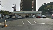 ファミリーマート(900m)