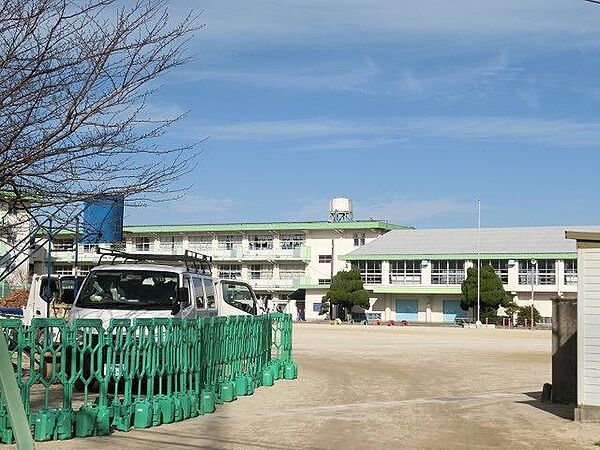 画像15:上津役小学校(310m)