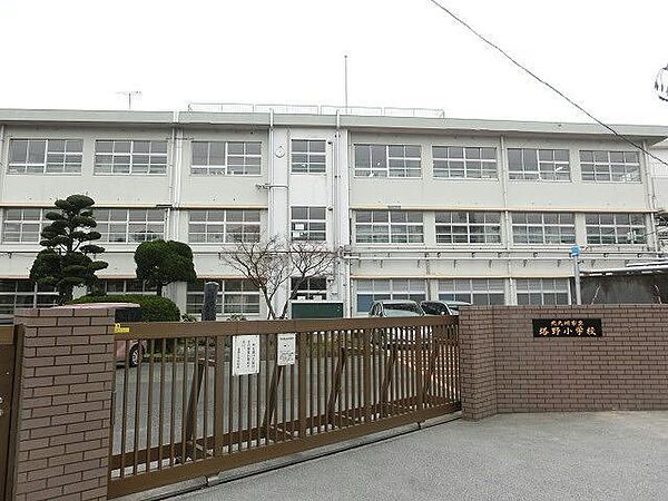 画像15:塔野小学校(510m)