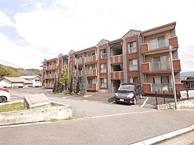 ソレイユ吉祥寺  ｜ 福岡県北九州市八幡西区香月西1丁目（賃貸マンション2LDK・1階・54.35㎡） その1