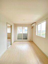 どんどんハウスII 2階2LDKのリビング/ダイニング