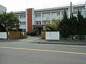 水巻南中学校(1、150m)