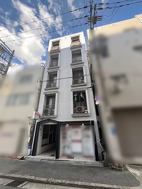6 / 10