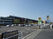 スーパー「ヴィアモールまで560m」