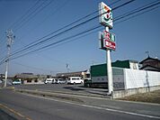 コンビニ「セブンイレブン　江南前飛町店まで570m」