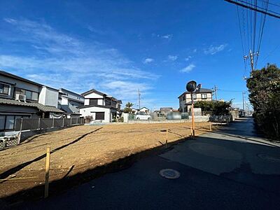 外観：圧巻の開放感。100坪の広さを是非現地でご確認ください。