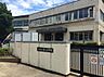 周辺：習志野市立第六中学校 まで徒歩10分（選択制） 幼稚園や小学校が隣接するまとまる教育施設。幅広く歩道もあり安心の通学路。