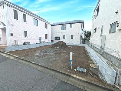 外観:7/13撮影 現在は更地になっています。これから建築工事が始まります。 外観:7/13撮影 現在は更地になっています。これから建築工事が始まります。