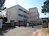 周辺：千葉市立幕張西中学校まで徒歩11分 13の部活動が活動する。自然に囲まれた開放感ある学校。 