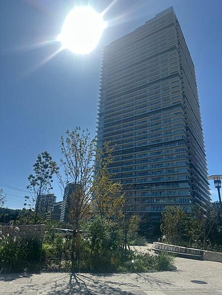 全768戸、38階建ての大型マンションです。