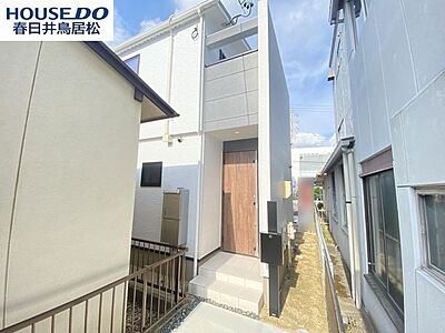 外観：◇外観写真◇落ち着いた住環境でゆったりとしたひと時を過ごすことが出来ます。スーパー、コンビニまで約徒歩5分以内に揃っているので生活に便利です♪陽当たりも良好です。