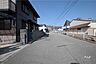 外観：物件の東側前面道路（南側から）［2026年2月13日撮影］