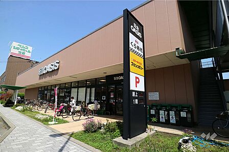 阪急オアシス(宝塚店)の外観