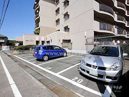 敷地内駐車場(屋外平面式)