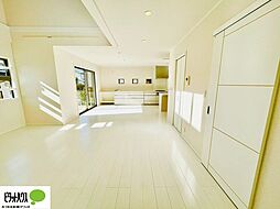 市原市桜台2丁目　中古戸建 4LDKのリビング/ダイニング