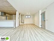 インテリアの映える広々としたリビング23帖