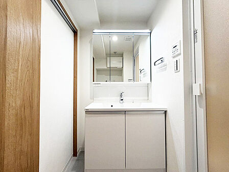 ◆約15.8帖の開放感あるLDKが魅力です♪◆二面バルコニーの角部屋につき陽当り・風通し良好♪