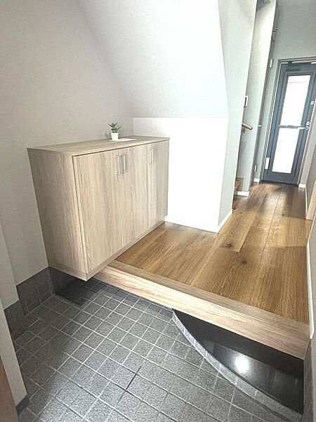 玄関を拡大表示